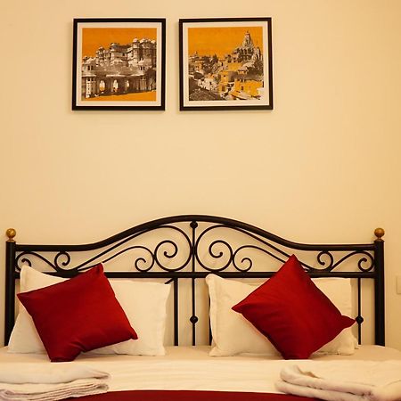 Rising Shemesh Home Stay Udaipur Luaran gambar