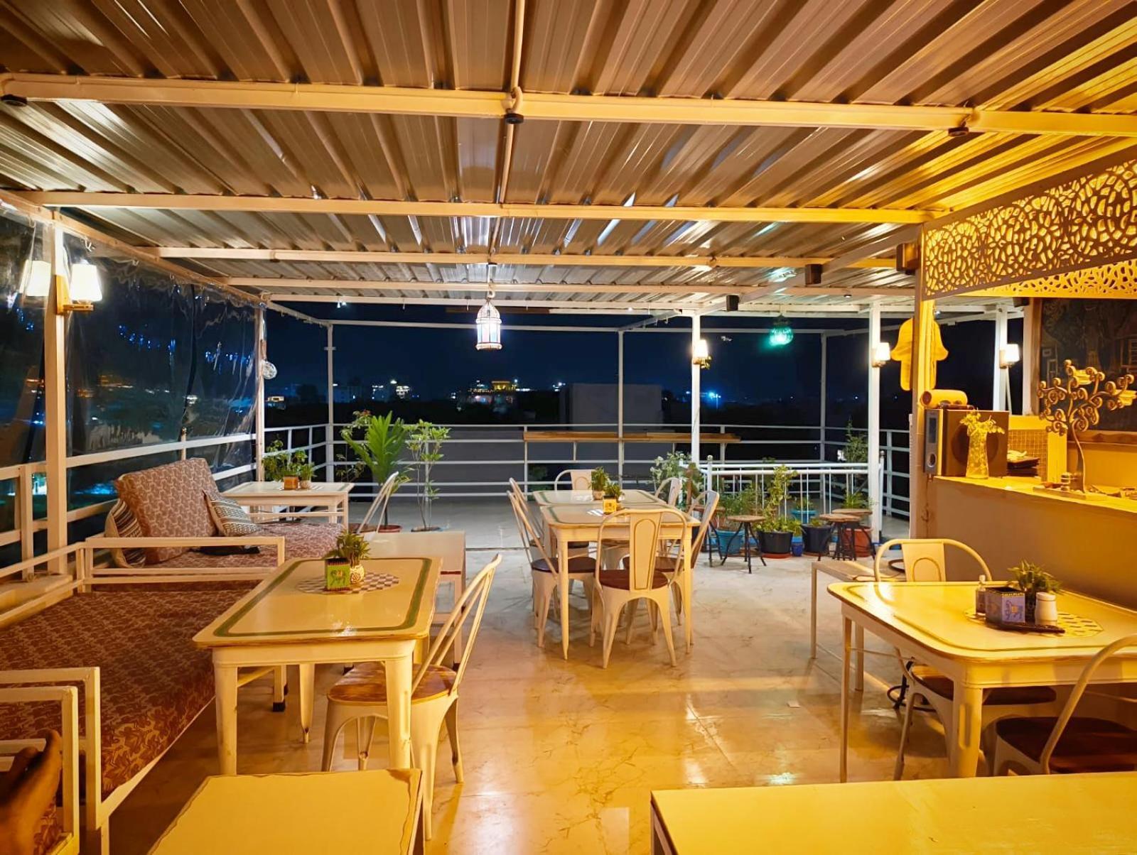 Rising Shemesh Home Stay Udaipur Luaran gambar