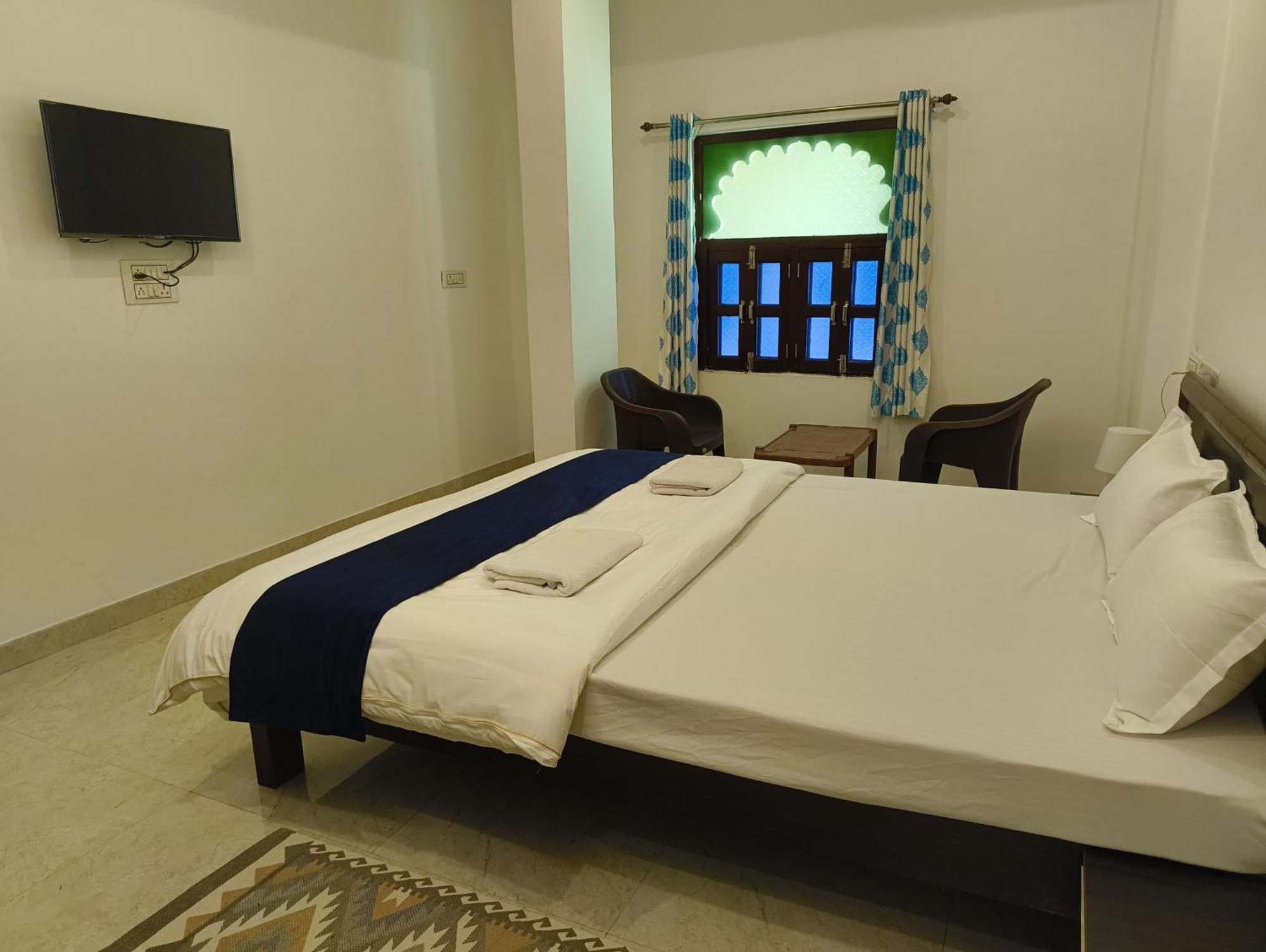 Rising Shemesh Home Stay Udaipur Luaran gambar