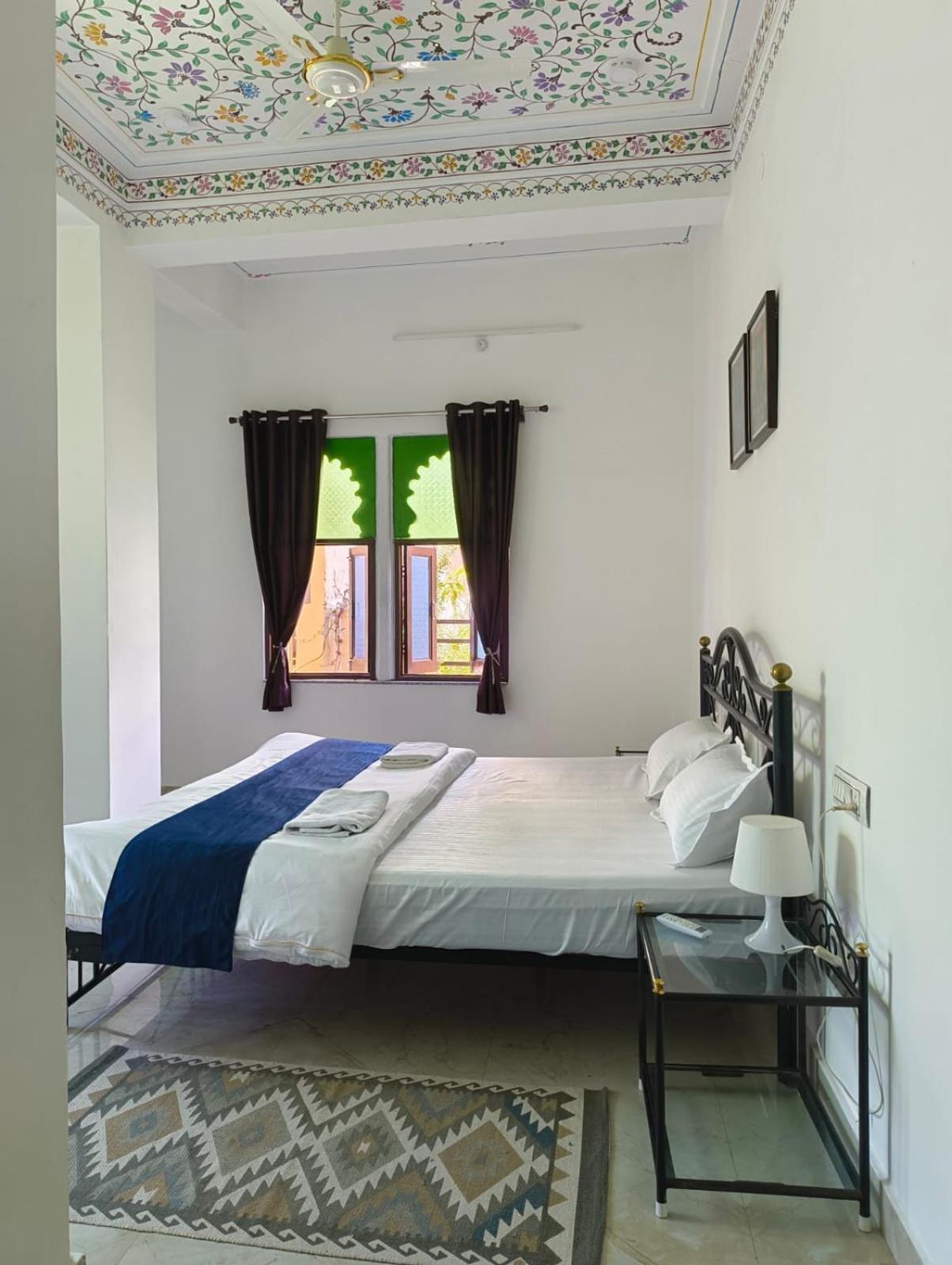 Rising Shemesh Home Stay Udaipur Luaran gambar