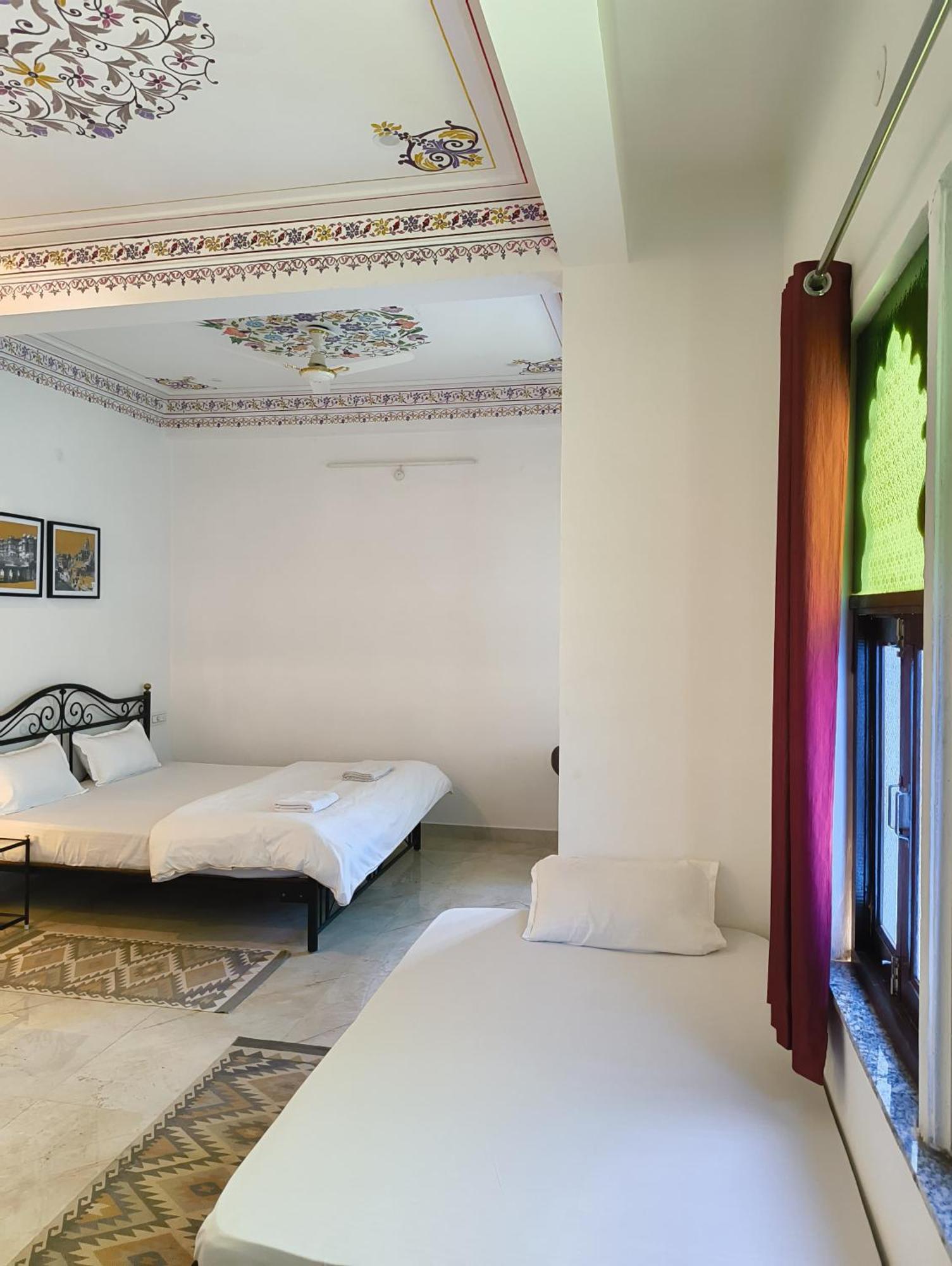 Rising Shemesh Home Stay Udaipur Luaran gambar