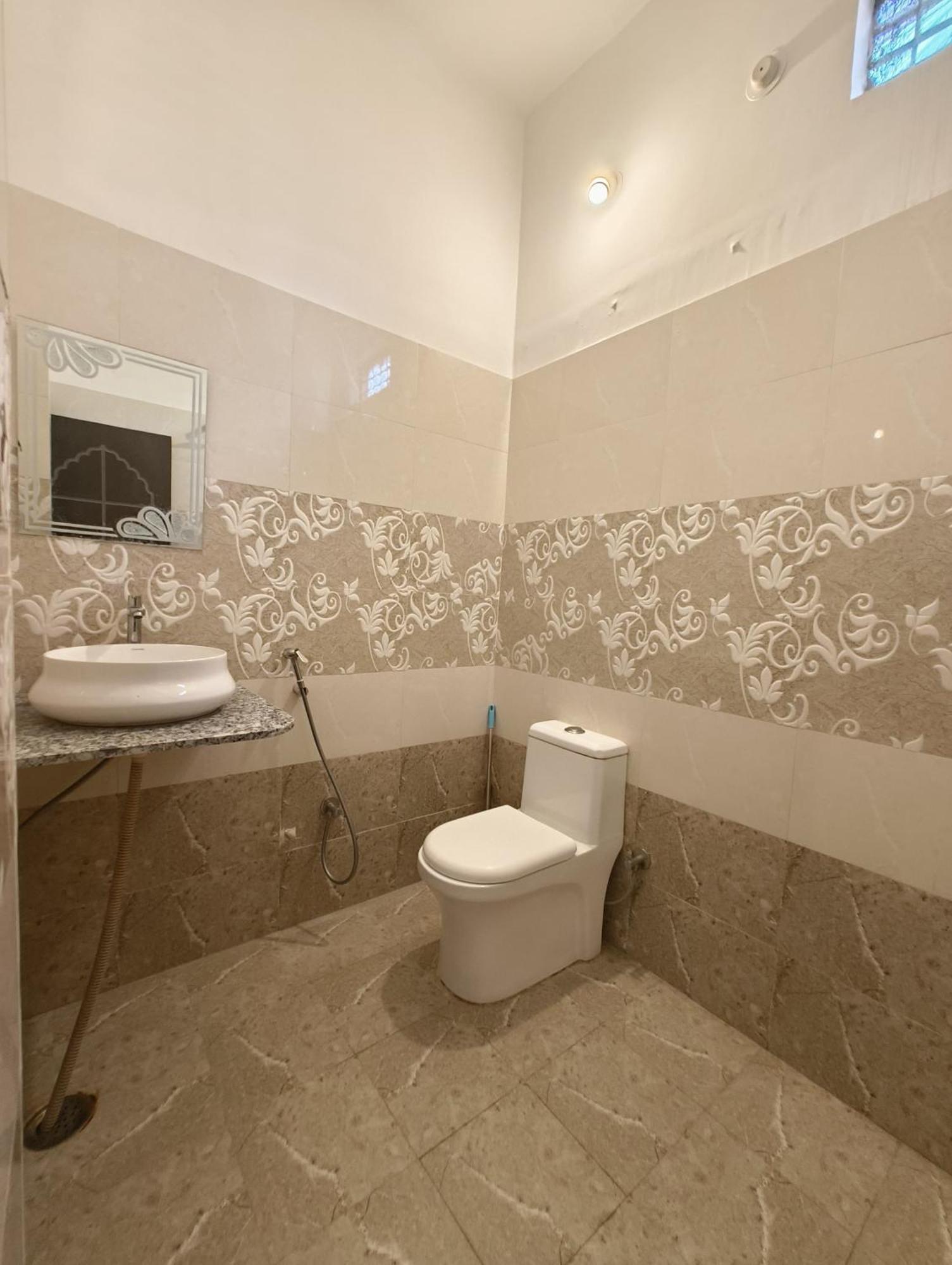 Rising Shemesh Home Stay Udaipur Luaran gambar