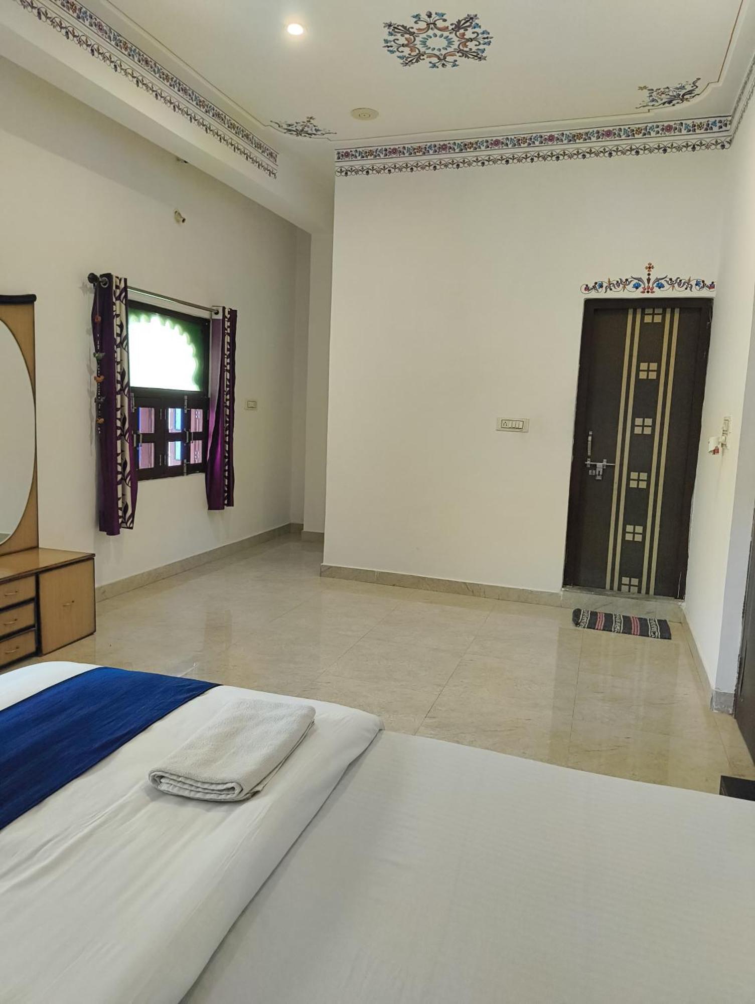 Rising Shemesh Home Stay Udaipur Luaran gambar