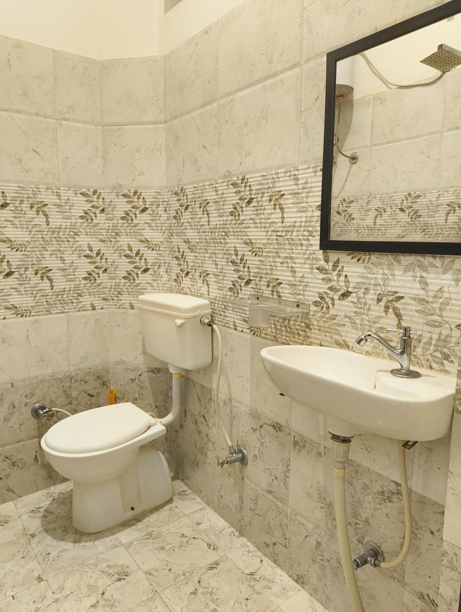 Rising Shemesh Home Stay Udaipur Luaran gambar